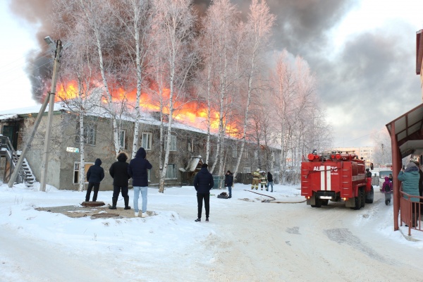 Пожар расселенный дом Мегион(2018)|Фото: admmegion.ru