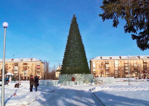 новогодняя ёлка в Дзержинском районе Нижнего Тагила(2018)|Фото: uralvagonzavod.ru