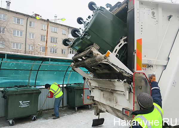 мусор, уборка мусора, баки(2019)|Фото: Накануне.RU