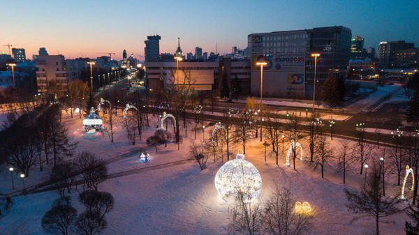 рождественский сквер на площадке перед театром драмы(2019)|Фото: Фонд Святой Екатерины