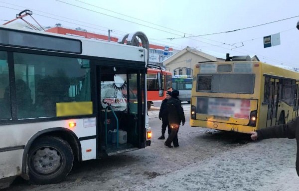 Смерть между автобусами Пермь(2019)|Фото: ГУ МВД по Пермскому краю