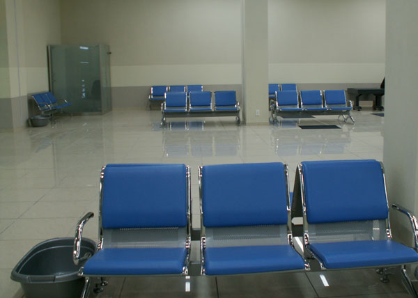 открытие терминала внутренних авиалиний аэропорта кольцово зал ожидания | Фото: Накануне.RU