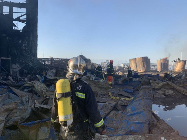 Спасатели на месте взрыва завода в Сяншуй, КНР(2019)|Фото: http://www.bjnews.com.cn/