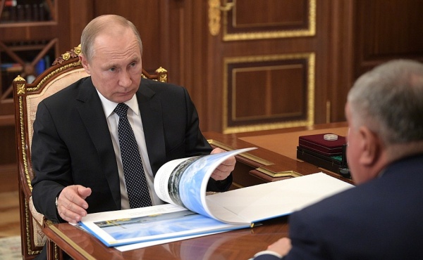 Владимир Путин, Игорь Сечин(2019)|Фото: kremlin.ru