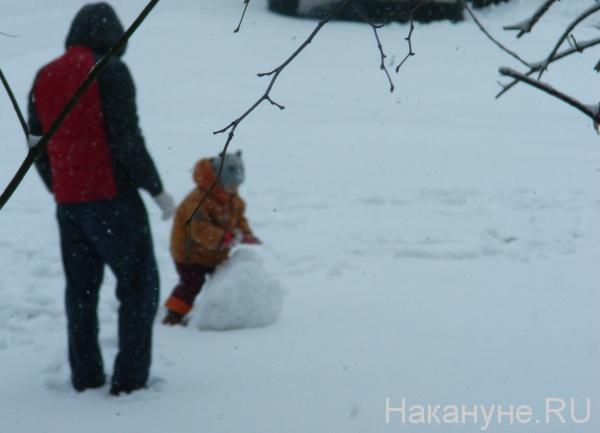 снег, сугроб, снеговик(2019)|Фото: Накануне.RU