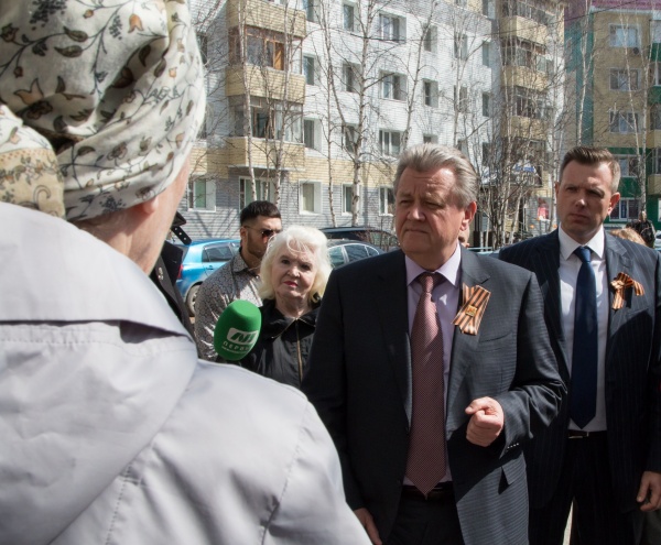 Встреча с жильцами Чапаева 49 Василий Тихонов(2019)|Фото: Администрация Нижневартовска