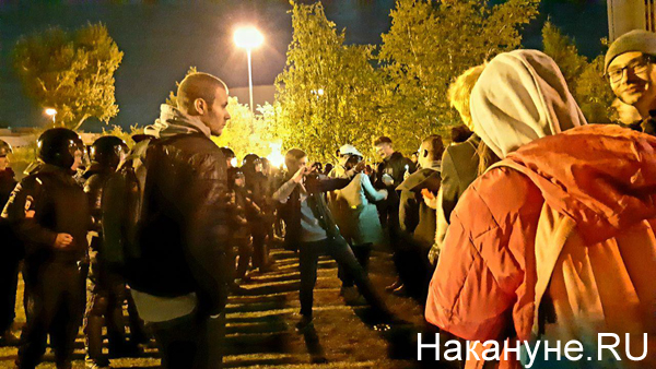 митинг против строительства храма в сквере у Театра драмы, Екатеринбург(2019)|Фото: Накануне.RU