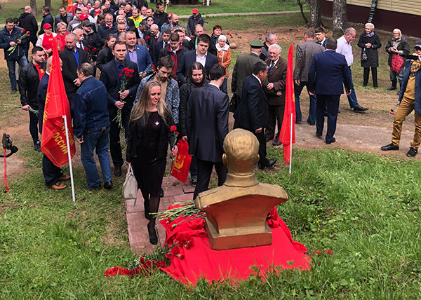 открытие памятника Сталину в Кировской области(2019)|Фото: Партия Коммунисты России