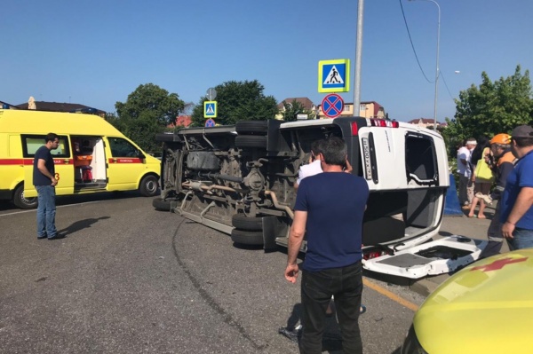 столкновение двух экскурсионных автобусов, Сочи, пострадавшие, ДТП, авария(2019)|Фото: Сочи Life