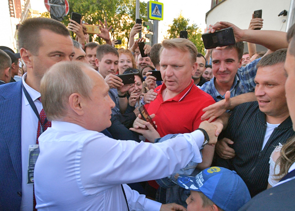 Владимир Путин на встрече с жителями Екатеринбурга, 9 июля 2019 г.(2019)|Фото: kremlin.ru