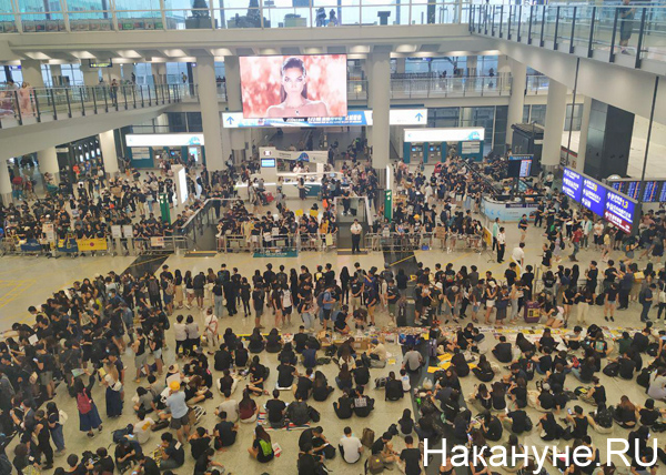 Аэропорт Гонконга закрылся из-за "забастовки" в главном терминале(2019)|Фото: Накануне.RU
