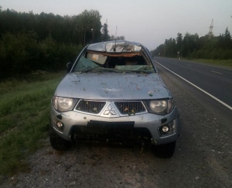 Машина после столкновения с лосем Нефтеюганский район(2019)|Фото: УМВД по ХМАО