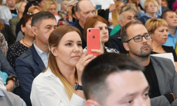 встреча Артюхова с жителями Нового Уренгоя(2019)|Фото: www.yanao.ru