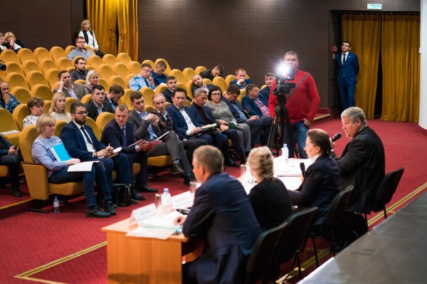 Встреча с дольщиками Сургут Нефтеюганск(2019)|Фото: admhmao.ru