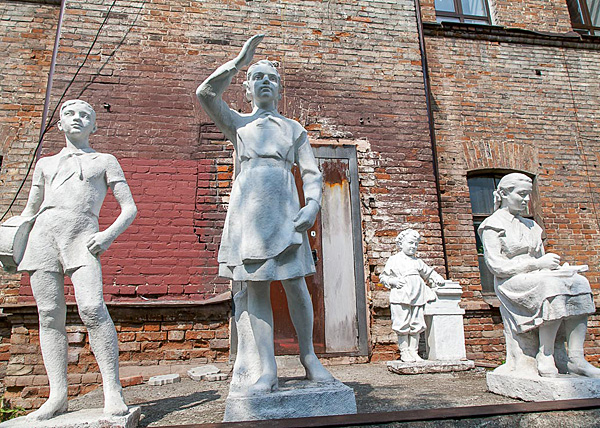 Сквер советской скульптуры в Нижнем Тагиле(2019)|Фото: ntagil.org Илья Колесов