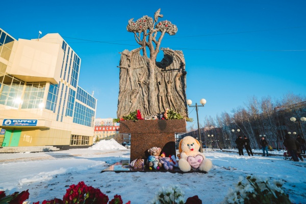 Дерево жизни памятник погибшим спортсменам Нефтеюганск(2019)|Фото: Департамент общественных и внешних связей ХМАО