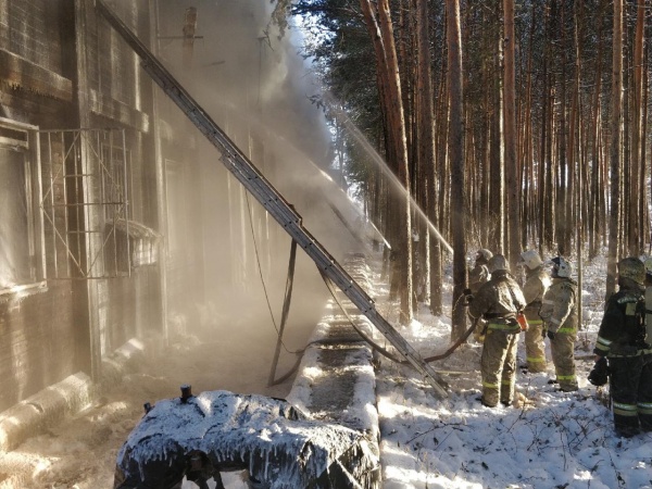 Пожар, деревянный жилой дом, Дорожный, Сургут(2019)|Фото: Администрация Сургута