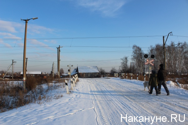 поселок Развязка, Чурилово, переход через железнодорожные пути,(2019)|Фото: Накануне.RU