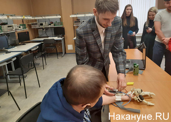 Уральский ученый изобрел новый бионический протез руки(2019)|Фото: Накануне.RU
