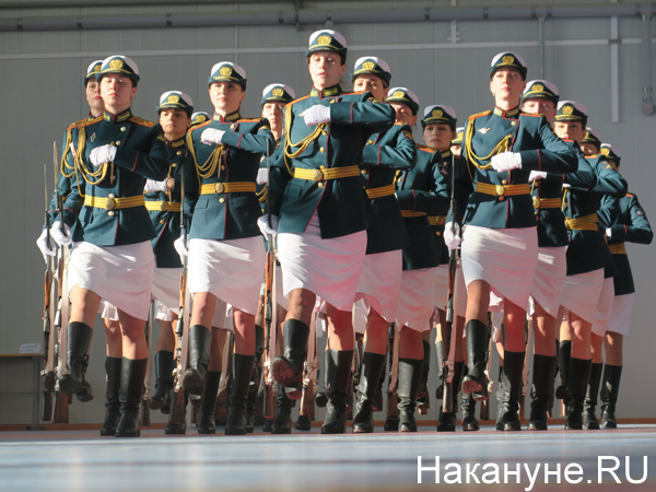 Подготовка сводного женского взвода к Параду Победы в Екатеринбурге(2020)|Фото: Накануне.RU