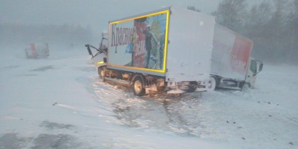 Авария, грузовик, Красное и белое, Шадринск - Ялуторовск(2020)|Фото: УГИБДД по Тюменской области