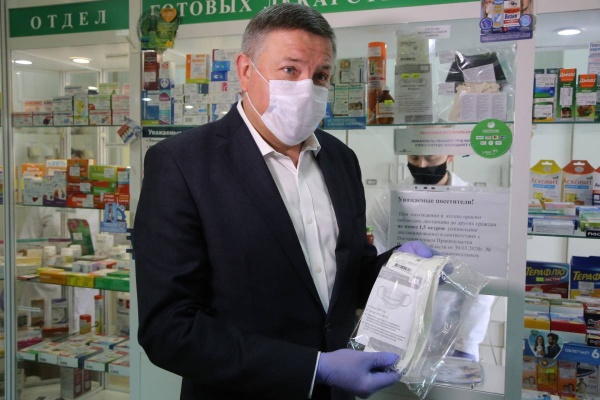 олег кувшинников, защитные маски, аптека(2020)|Фото: пресс-служба правительства Вологодской области
