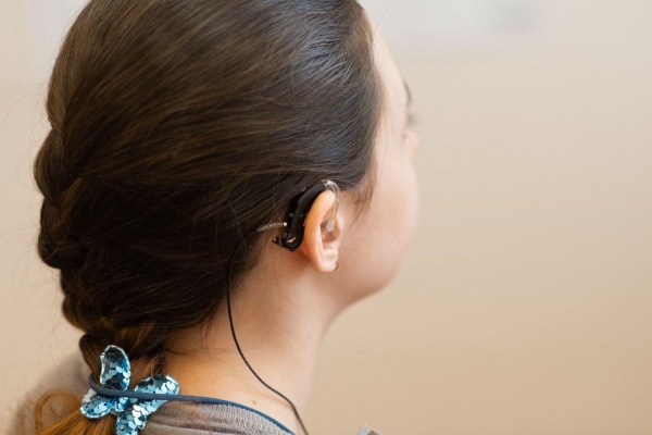 слуховой аппарат, девочка, инвалид(2020)|Фото: пресс-служба РМК