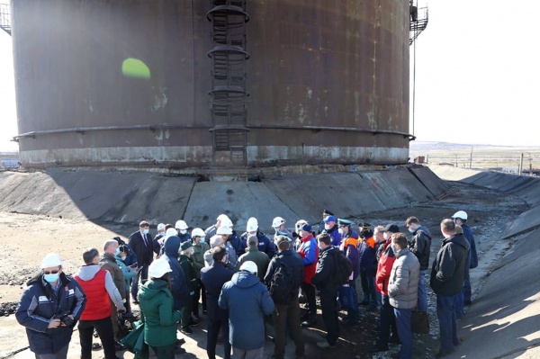 Поврежденный резервуар с дизельным топливом на ТЭЦ-3 в Норильске.(2020)|Фото: пресс-служба губернатора Красноярского края