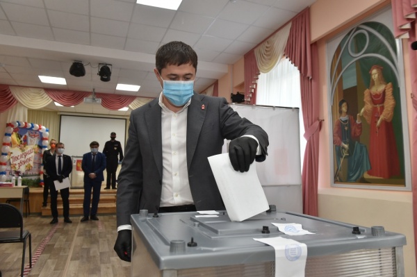 Дмитрий Махонин, голосование, Поправки в Конституцию РФ(2020)|Фото: permkrai.ru