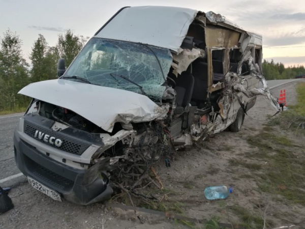 Вахтовый автобус, авария, Сургут - Салехард(2020)|Фото: УМВД по ЯНАО