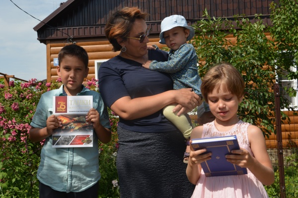 дети, книги, дом, семья, детская рука(2020)|Фото: пресс-служба Воронежской городской думы