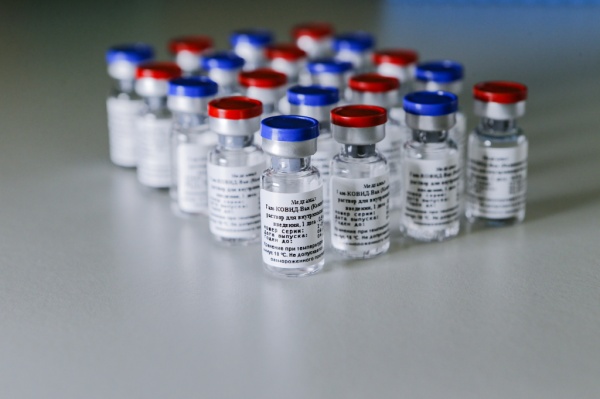 Вакцина от коронавируса, разработанная НИЦ им. Гамалеи.(2020)|Фото: пресс-служба РПФИ / НИЦ им. Гамалеи / sputnikvaccine.com