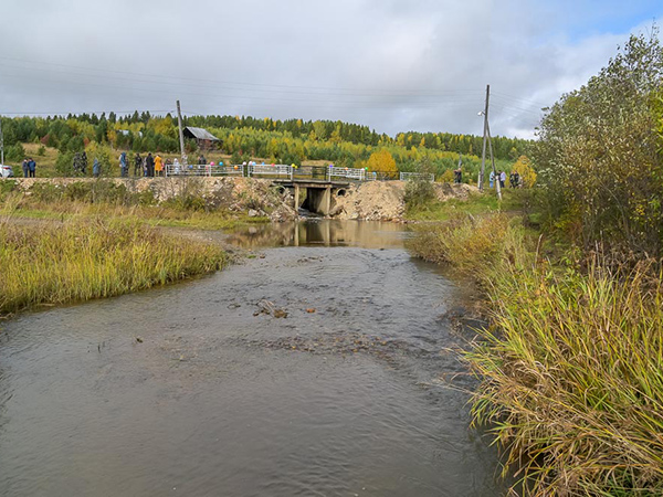 открытие отремонтированного моста в поселке Висимо-Уткинск(2020)|Фото: ntagil.org