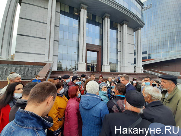 Александр Ивачев на встрече с обманутыми пайщиками(2020)|Фото: Накануне.RU