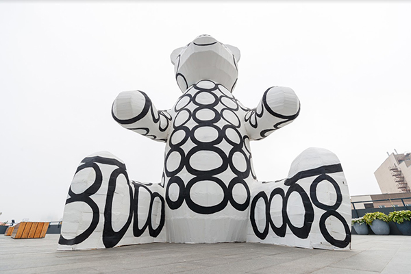 Арт-объект деревянная скульптура полярного медведя по имени "Гриша"(2020)|Фото: Пресс-служба организаторов фестиваля ЧӦ