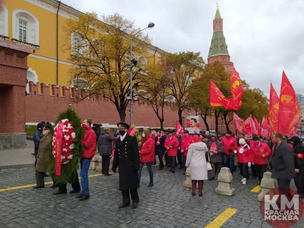 7 ноября октябрьский. Празднование Октябрьской революции 7 ноября в Москве. Шествие в честь Октябрьской революции 7 ноября. С праздником Октябрьской революции 7 ноября. 7 Ноября праздник Ленин.