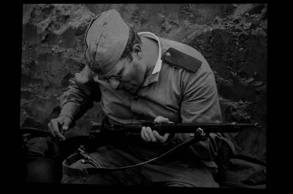 Кадр из фильма "Пехота" - реконструкция советского солдата времён ВОВ(2020)|Фото: творческое объединение "Фотокоры"