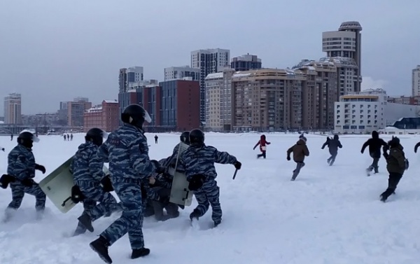 ледовое побоище, разгон митинга в Екатеринбурге(2021)|Фото: МБХ видео, скриншот видео