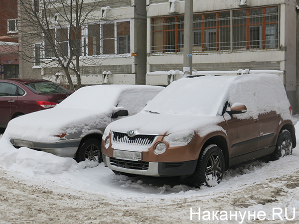 Машины в снегу(2021)|Фото: Накануне.RU