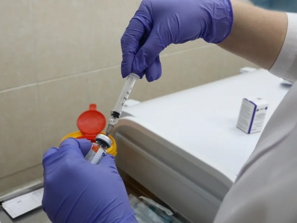 вакцина Гам-Ковид-Вак, Спутник V, прививка(2021)|Фото: Пресс-служба УГМК