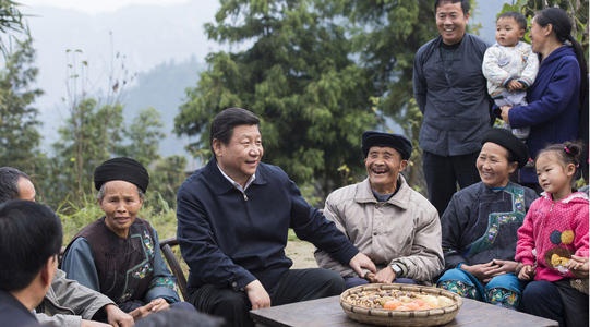 Си Цзиньпин проверяет ход борьбы с бедностью(2021)|Фото: xjwqx.gov.cn