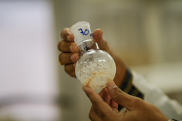 Упаренный раствор полимера альгината натрия(2021)|Фото: пресс-служба УрФУ