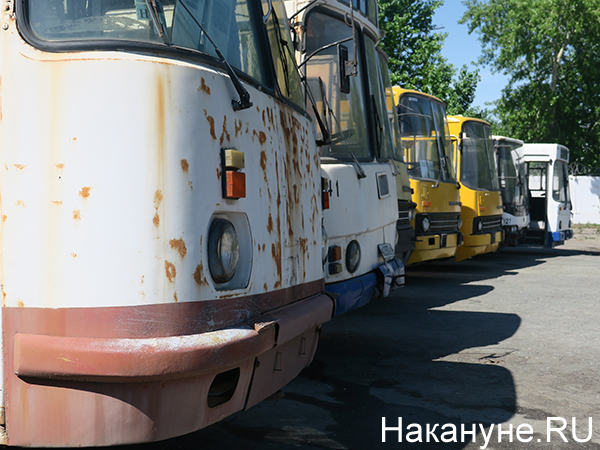 ЕМУП "Гортранс" в Екатеринбурге, экспонаты будущего музея ретроавтобусов(2021)|Фото: Накануне.RU