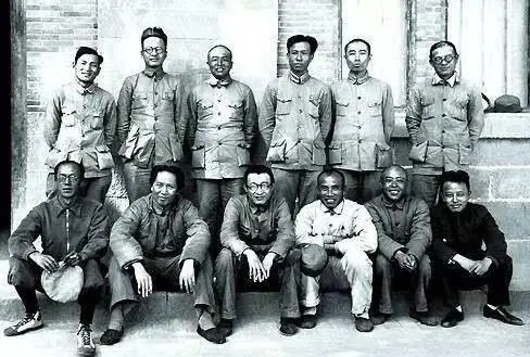 В 1938 г. в Яньани даже лидеры Компартии выглядели измождённо(2021)|Фото: sohu.com