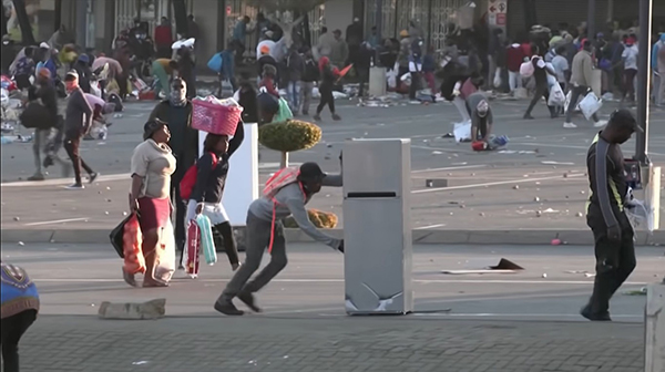 Беспорядки в ЮАР(2021)|Фото: ютуб-канал "CBC News: The National"