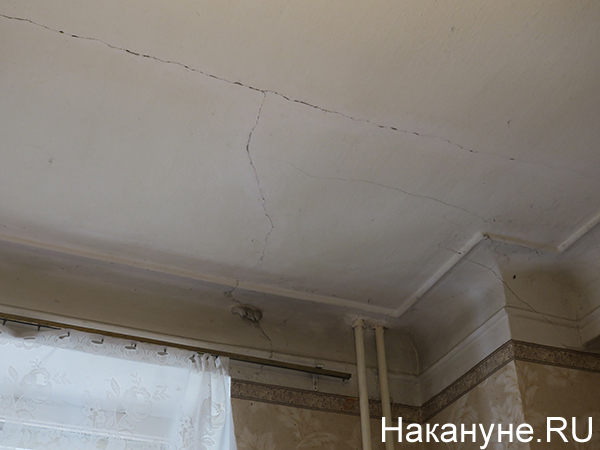 Трещины в квартирах в здании Красноармейская 78А в Екатеринбурге(2021)|Фото: Накануне.RU