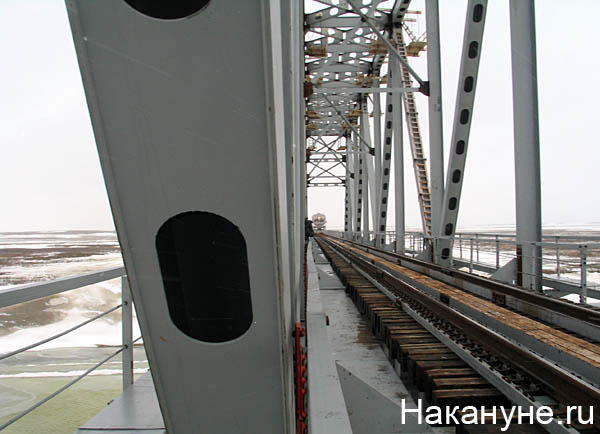 железная дорога обская-бованенково мост река юрибей(2009)|Фото: Накануне.ru