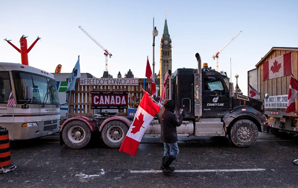 Дальнобойщики, Конвой свободы | Фото: The Canadian Press / Justin Tang