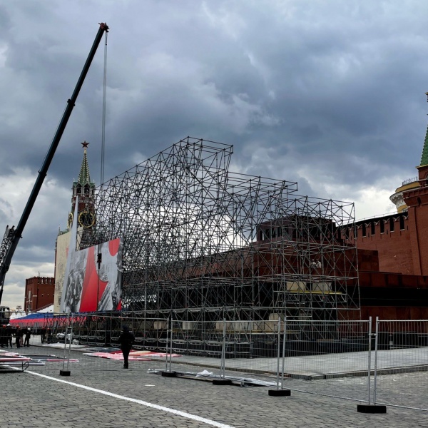 Подготовка мавзолея Ленина к 9 мая.(2022)|Фото: t.me/zyuganov / Геннадий Зюганов