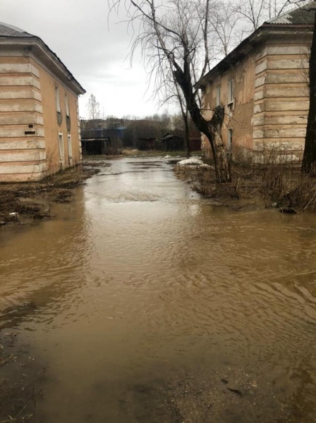 Затопленный двор в Александровске(2022)|Фото: Администрация Александровска